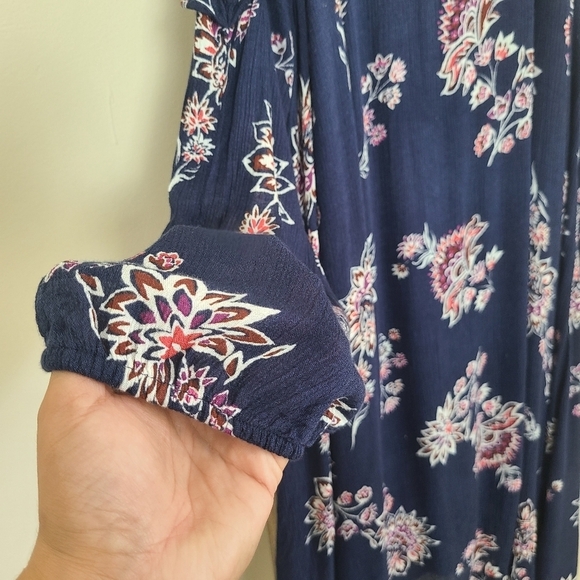 ⭐️40% Off⭐️ Old Navy Cold Ruffle Shoulder Navy & Floral Dress - Picture 10 of 15